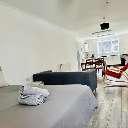 Spacious And Affordable City Center Two Beds Flat Swansea Exterior photo