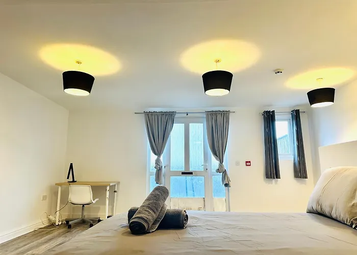Spacious And Affordable City Center Two Beds Flat