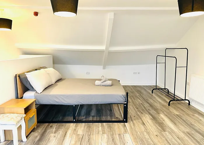 Spacious And Affordable City Center Two Beds Flat